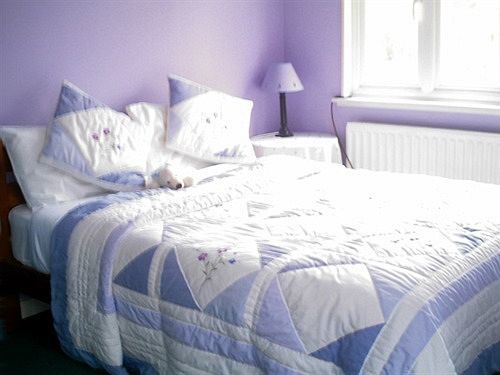Linchens Bed And Breakfast Felbridge Exteriör bild
